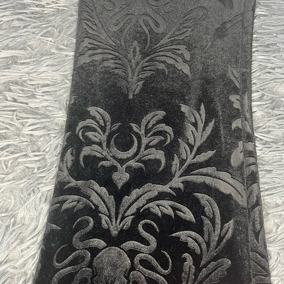 Shein velvety khathulu flared bottom pants - Picture 4 of 5